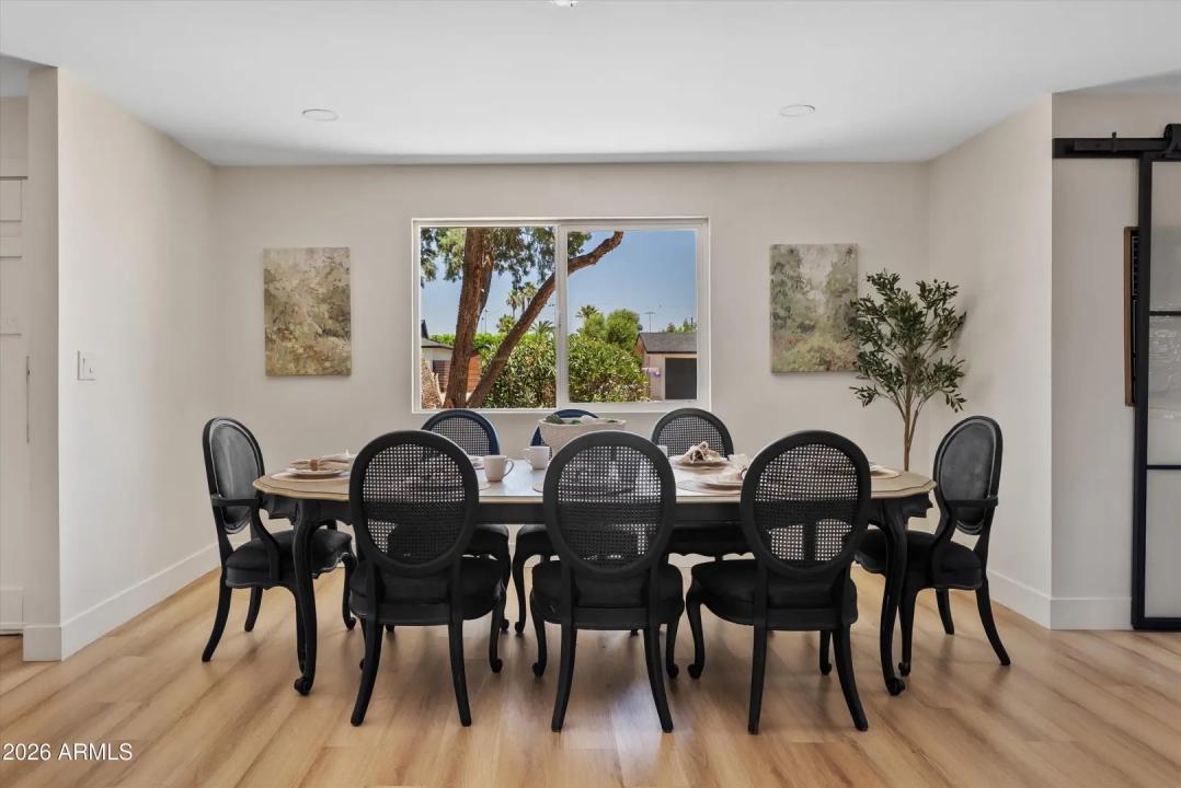 Real Estate Picture 9