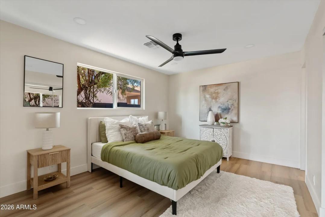 Real Estate Picture 15