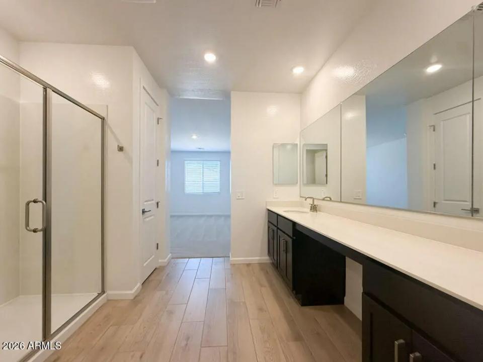 Real Estate Picture 12