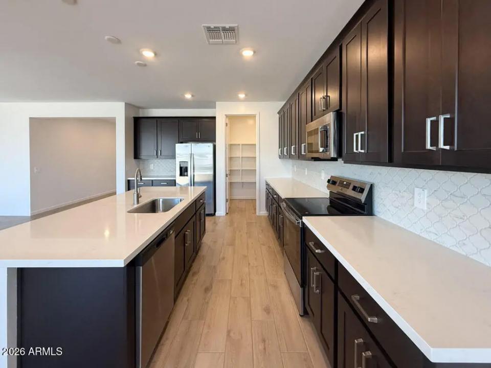 Real Estate Picture 6