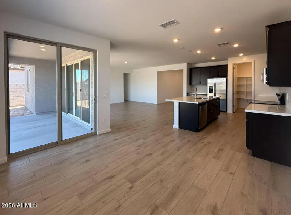 Real Estate Picture 8
