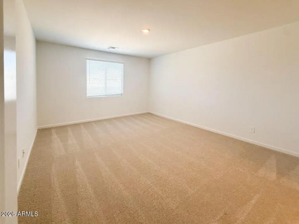 Real Estate Picture 9
