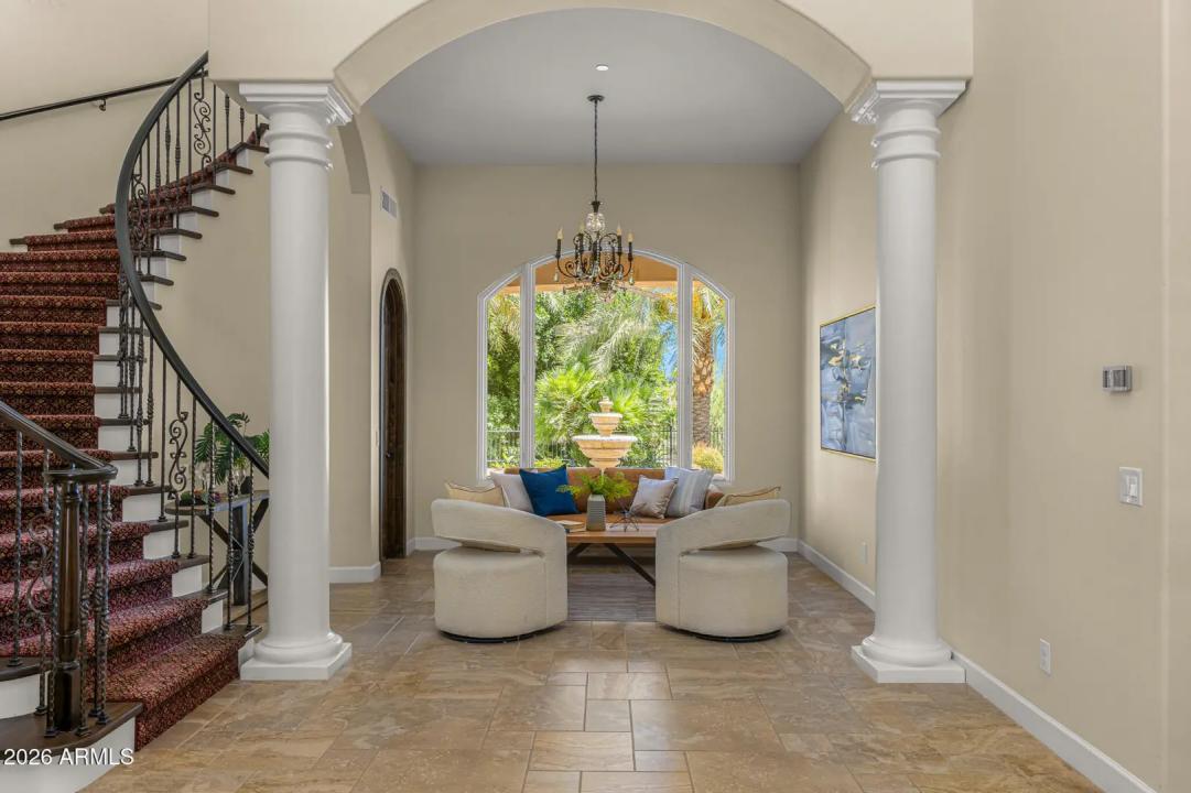 Real Estate Picture 7