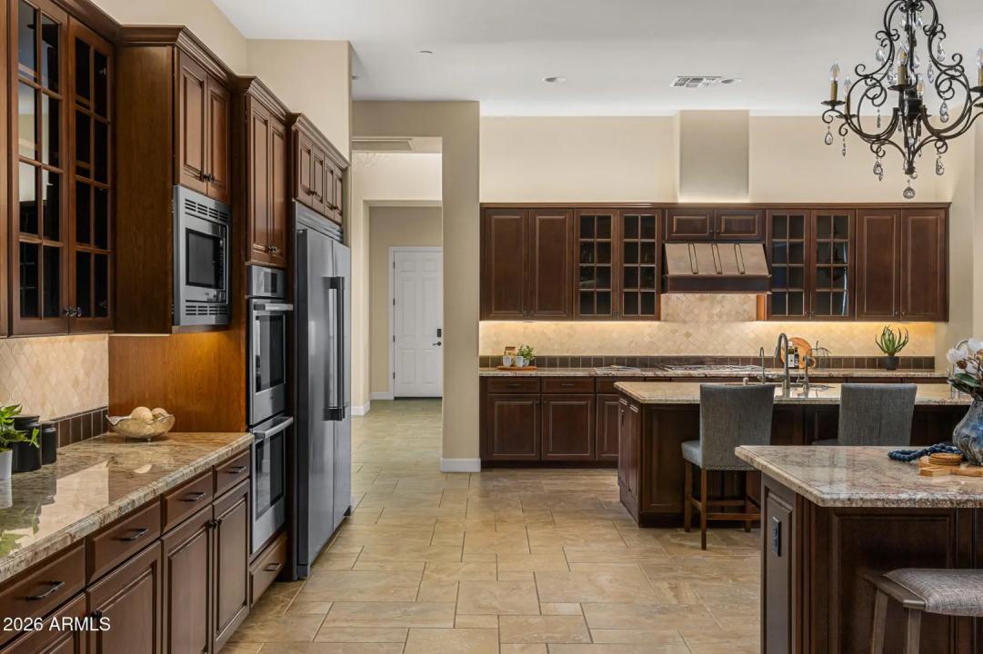 Real Estate Picture 5