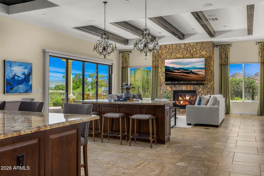 Real Estate Picture 4