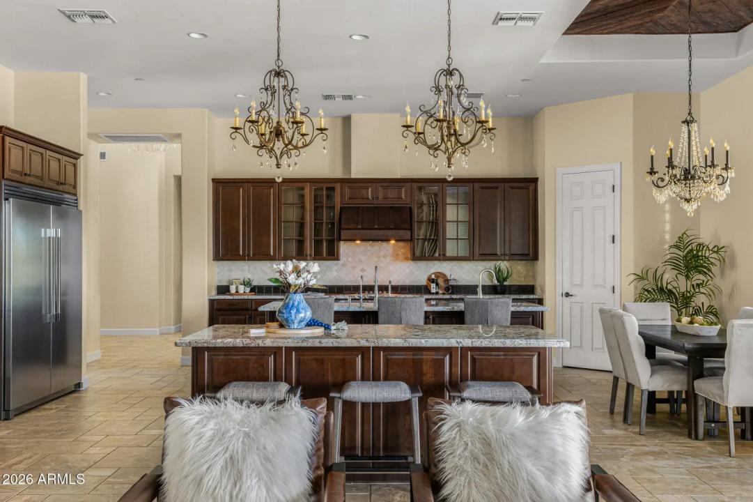 Real Estate Picture 9