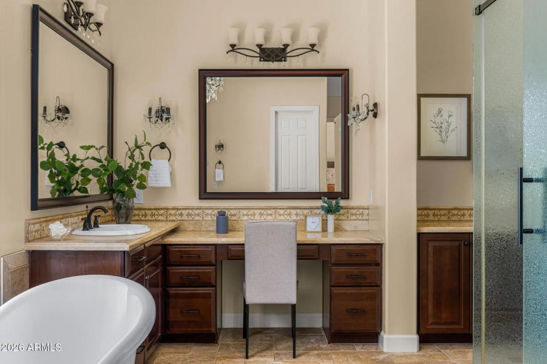 Real Estate Picture 16