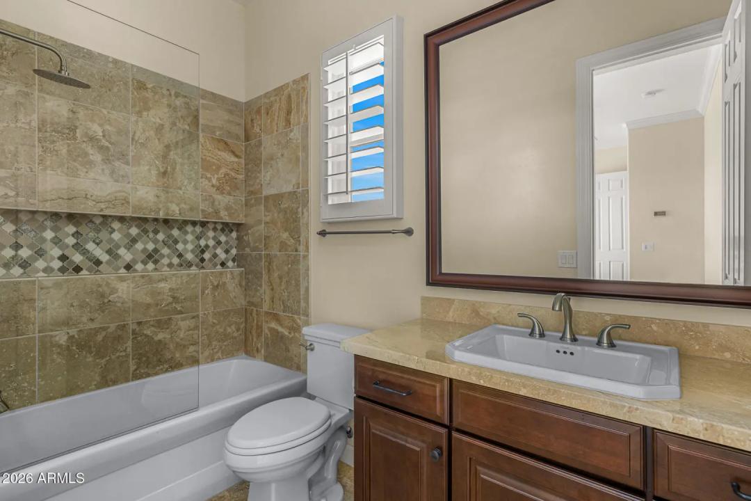 Real Estate Picture 22