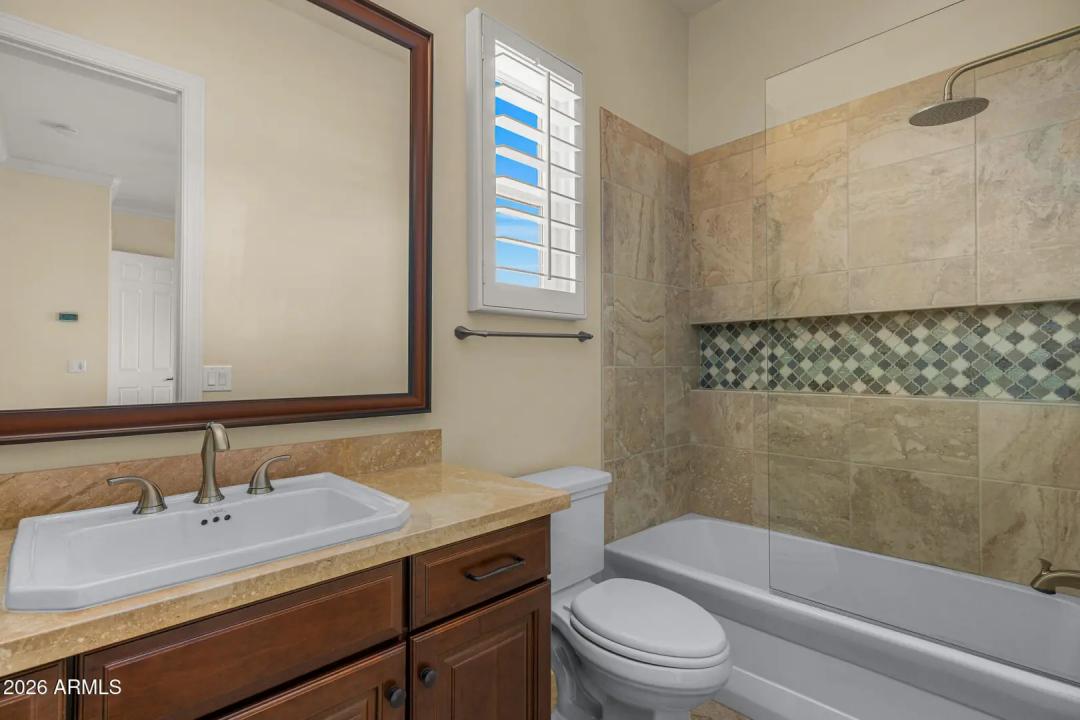 Real Estate Picture 24