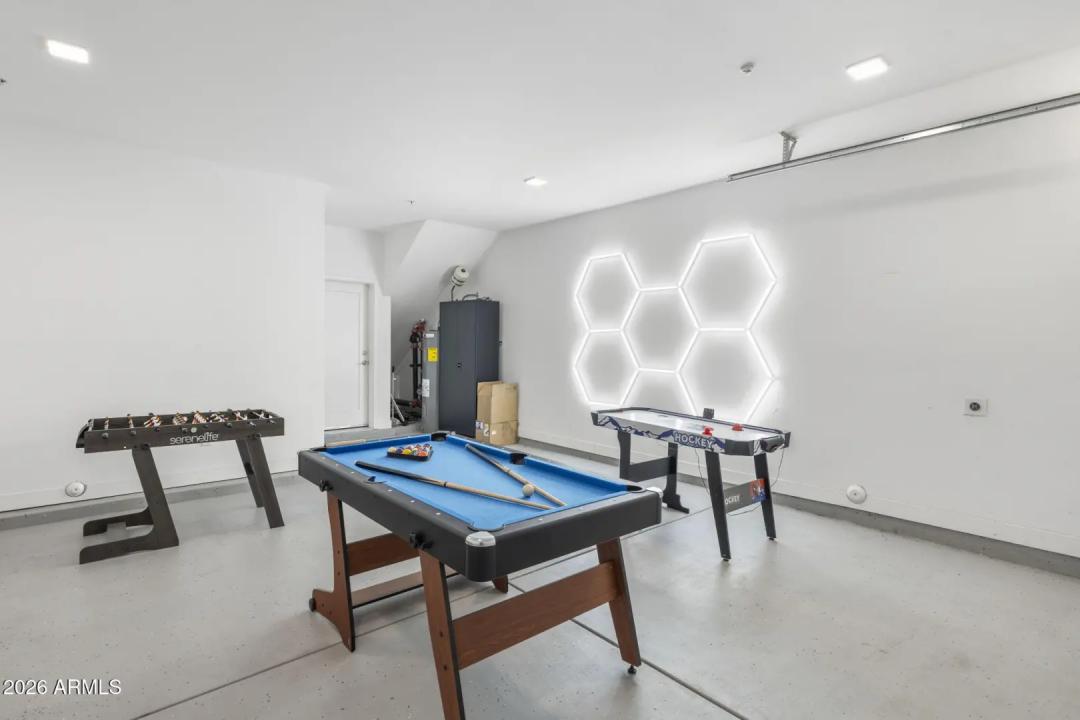 Real Estate Picture 14