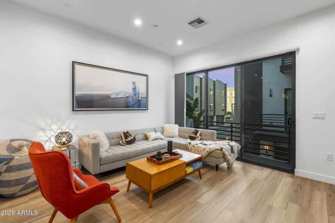 Real Estate Picture 18