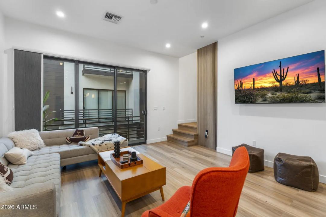 Real Estate Picture 19