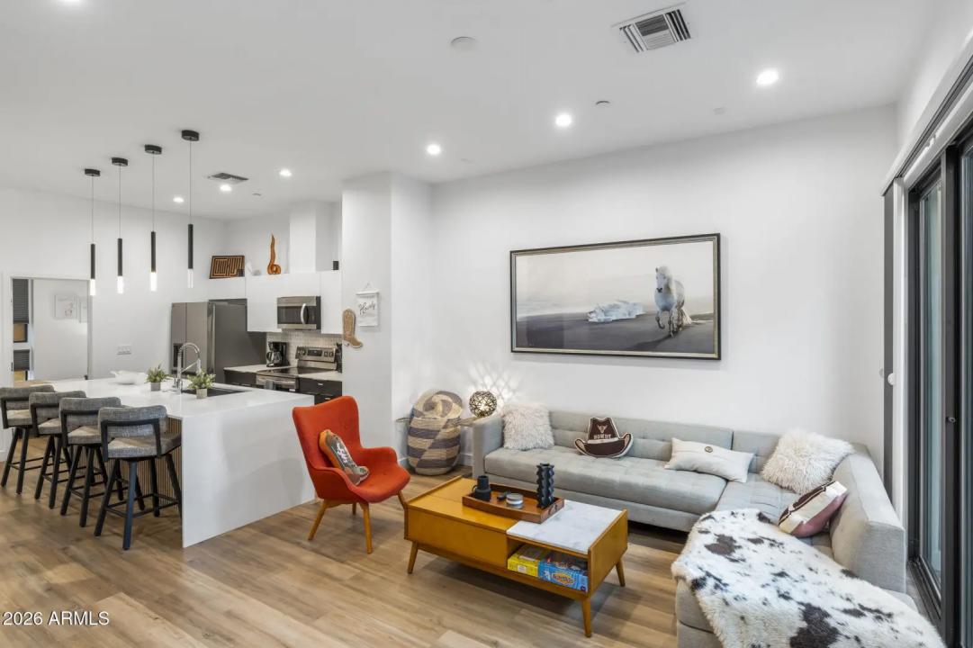 Real Estate Picture 7
