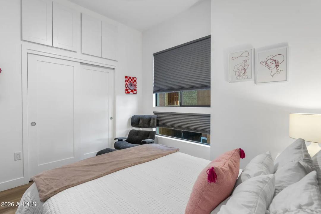 Real Estate Picture 22