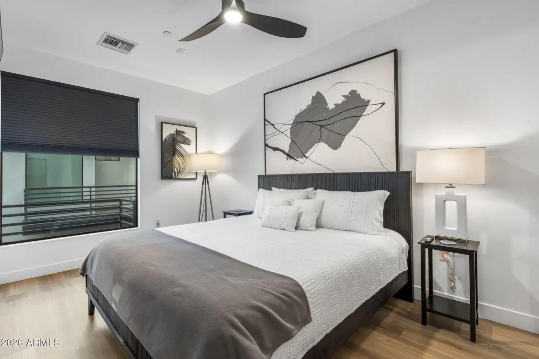 Real Estate Picture 24