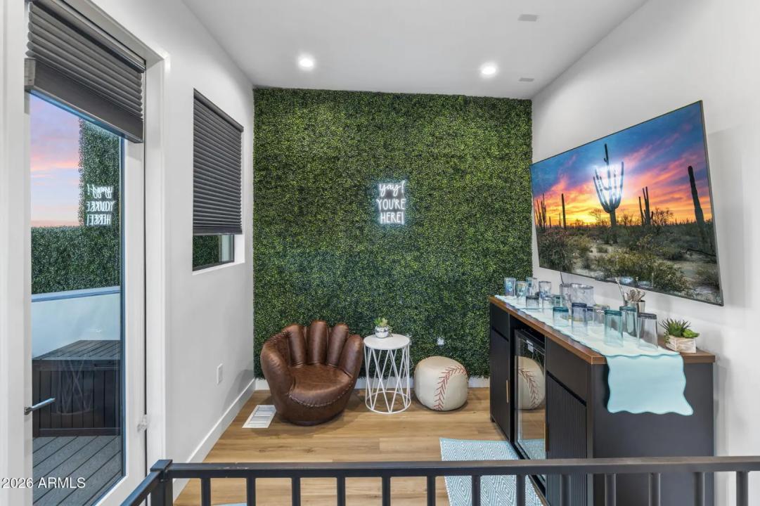 Real Estate Picture 6