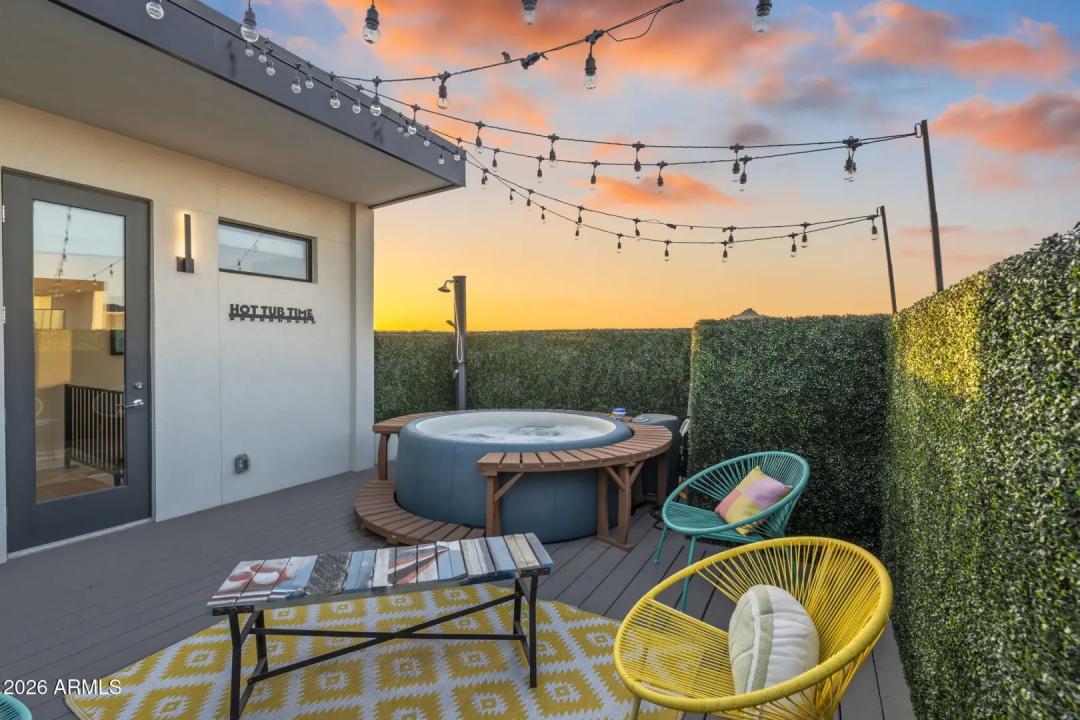 Real Estate Picture 50