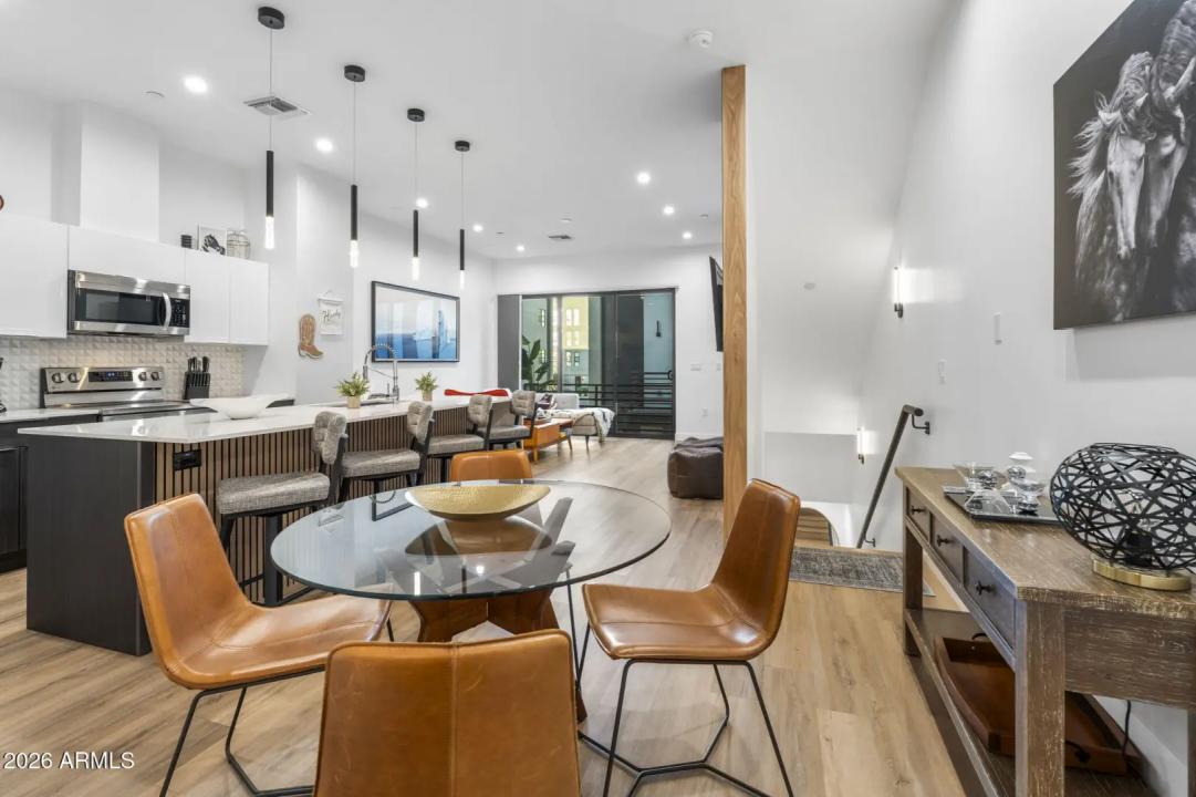 Real Estate Picture 17