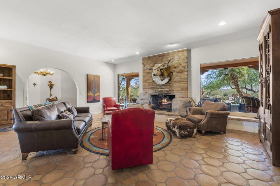 Real Estate Picture 12
