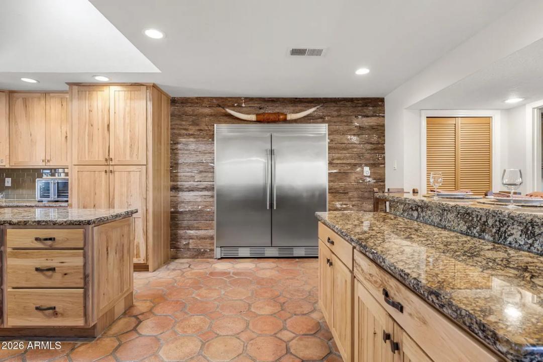Real Estate Picture 16