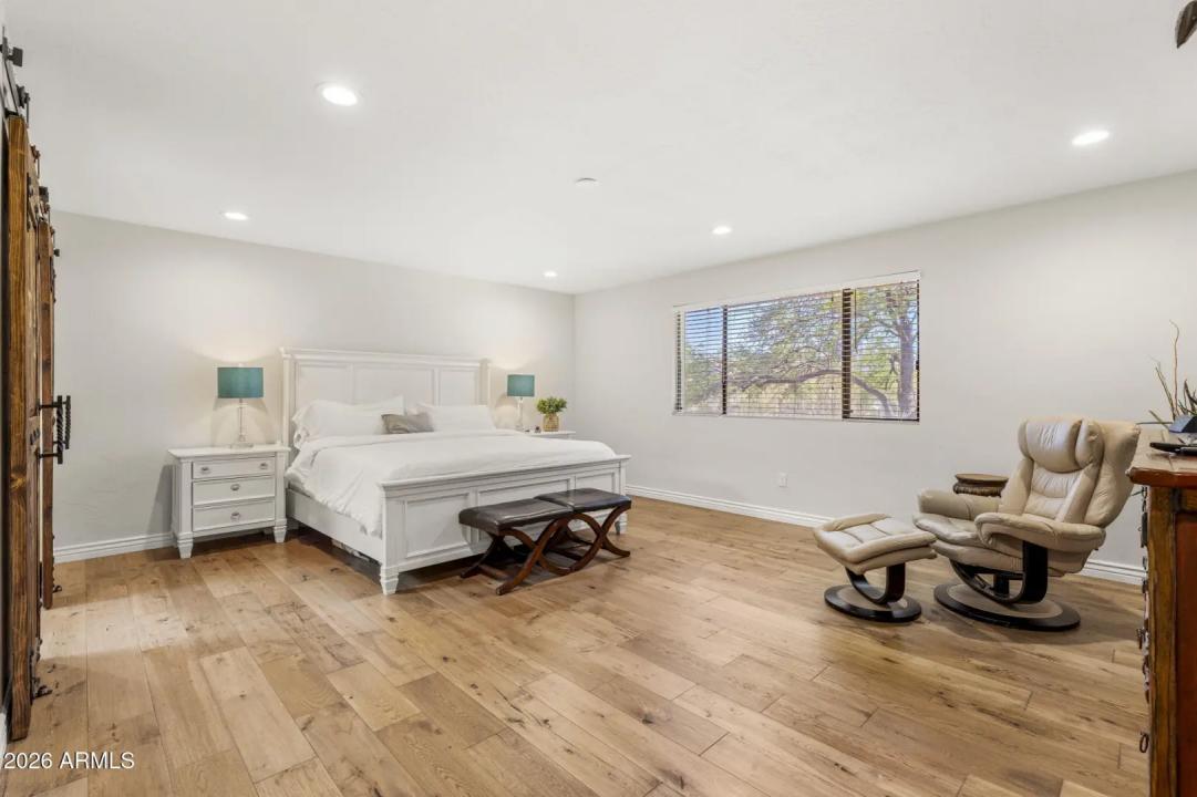 Real Estate Picture 22