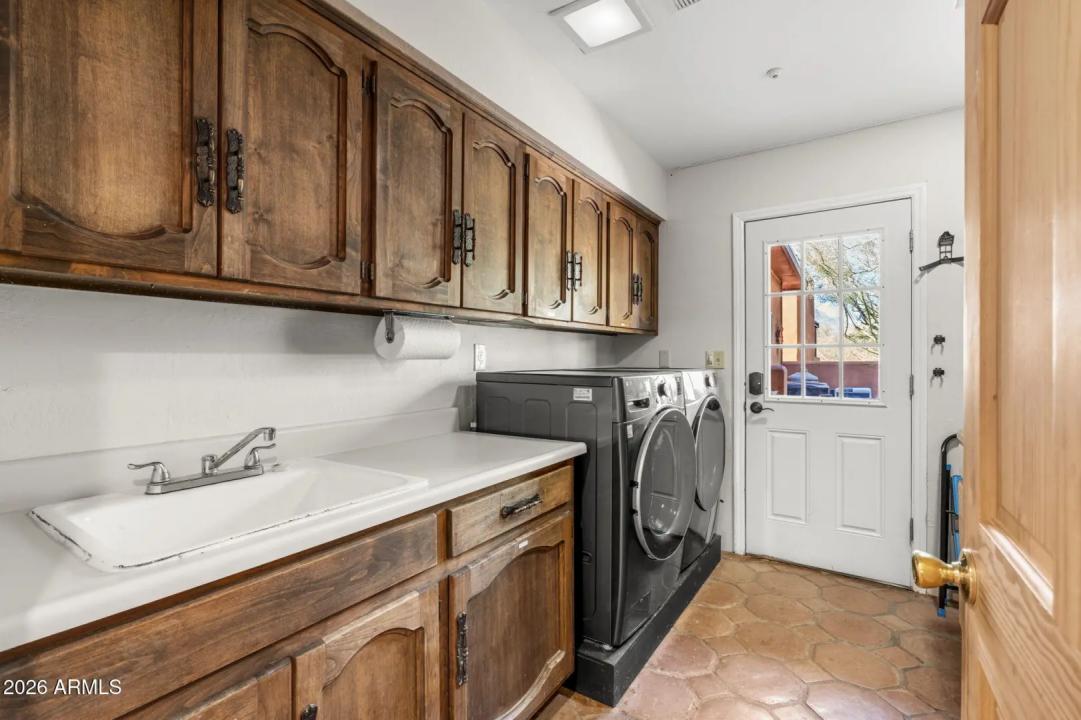 Real Estate Picture 21