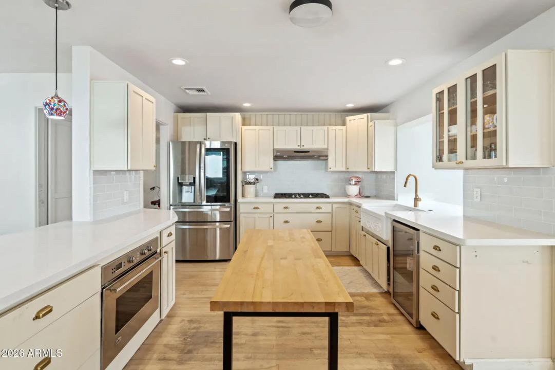 Real Estate Picture 10