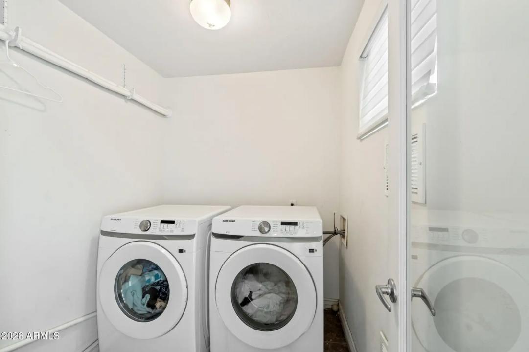 Real Estate Picture 14
