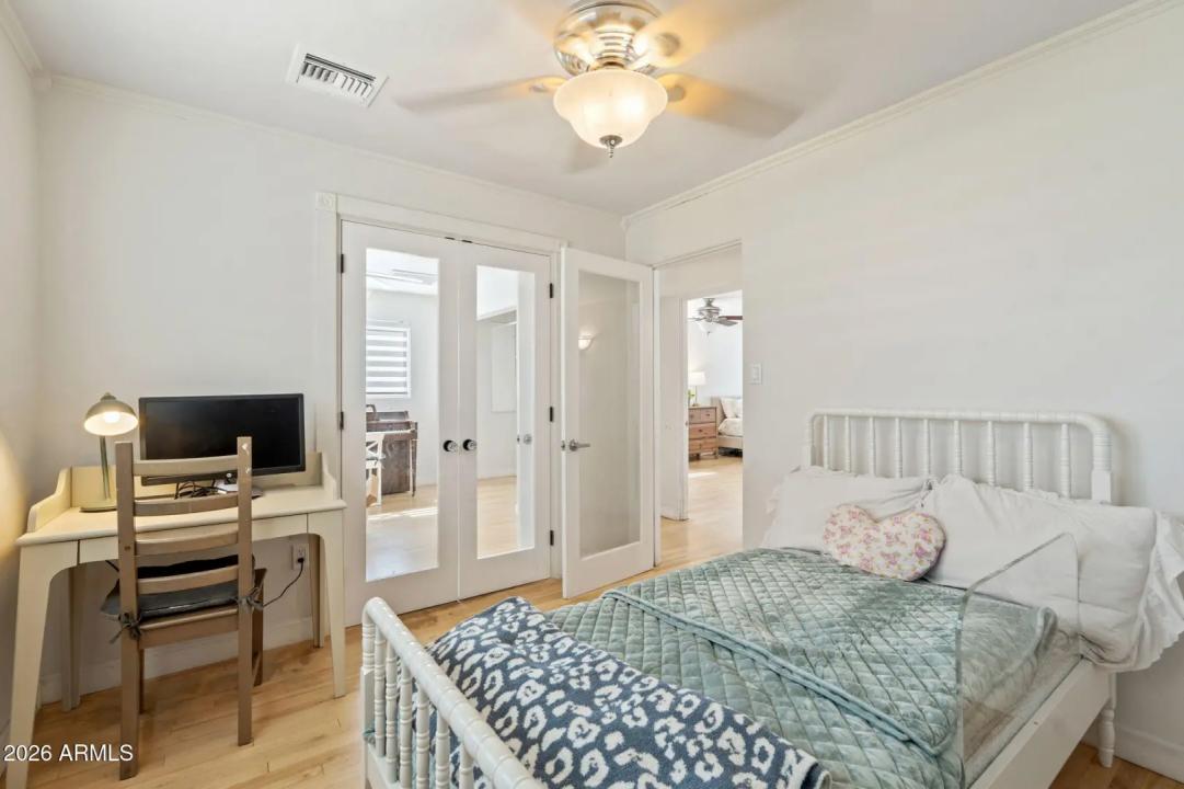 Real Estate Picture 22