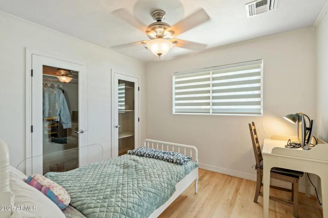 Real Estate Picture 23