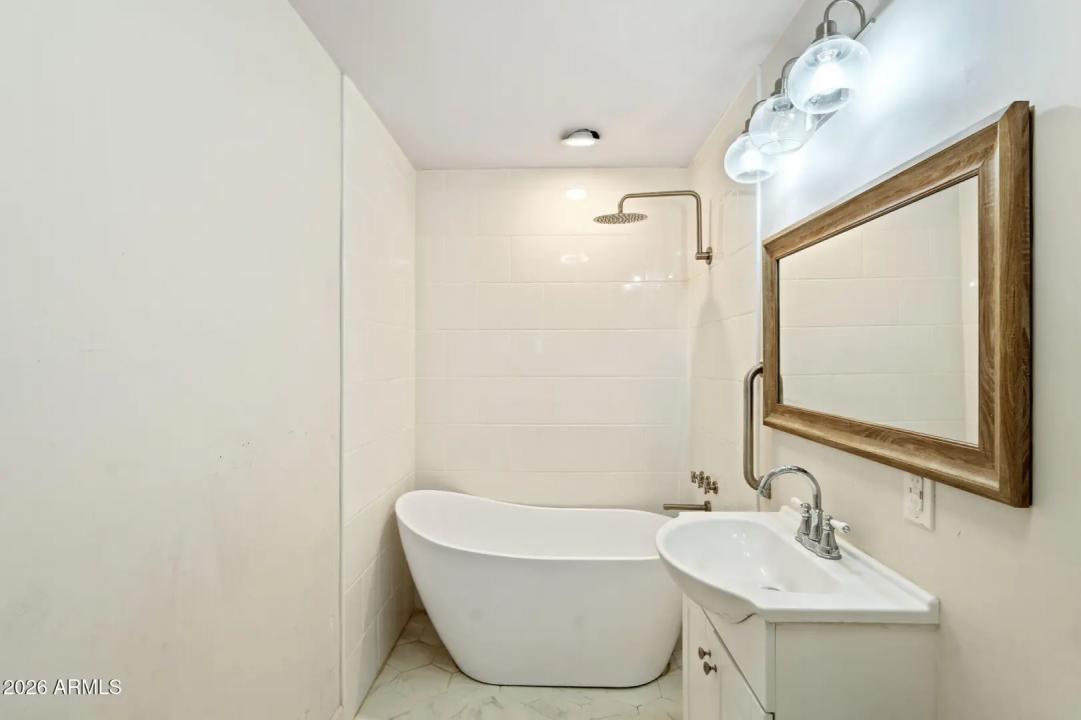 Real Estate Picture 24