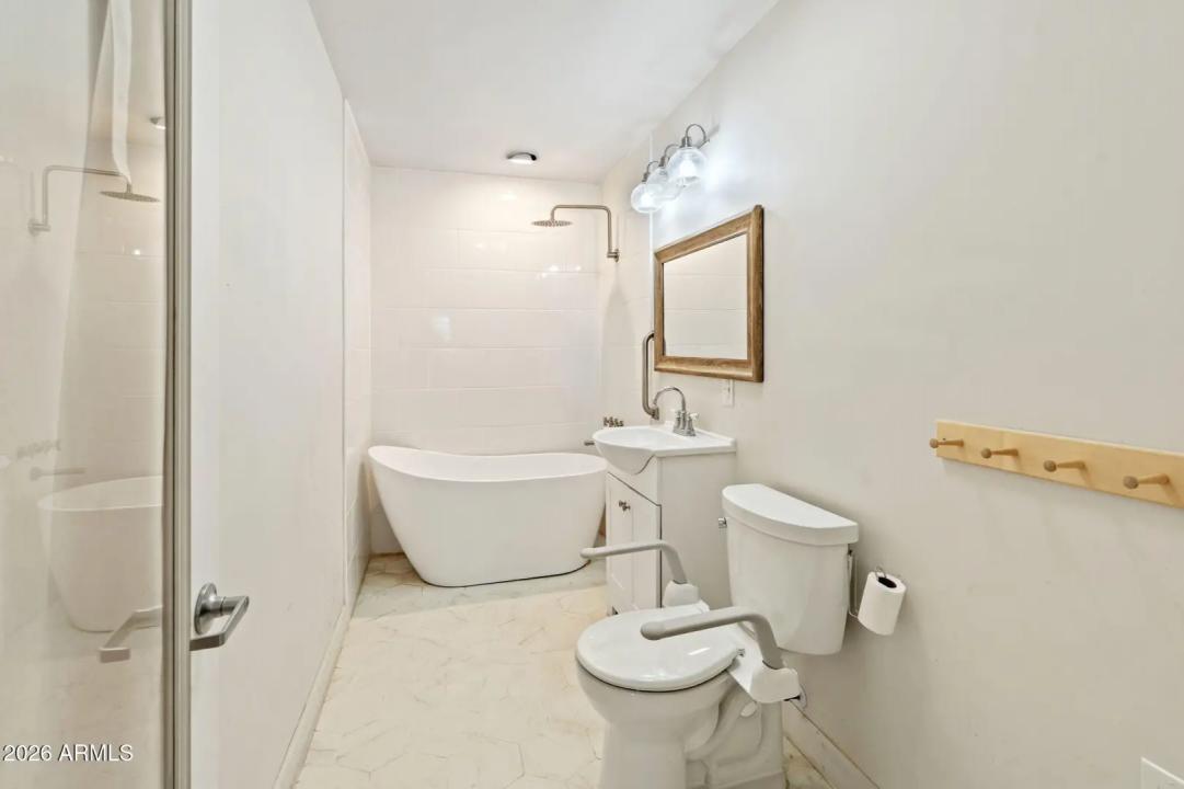 Real Estate Picture 25