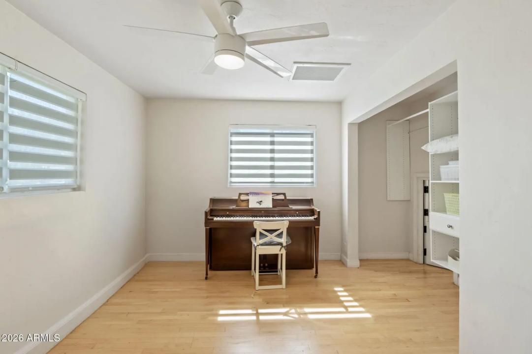 Real Estate Picture 26