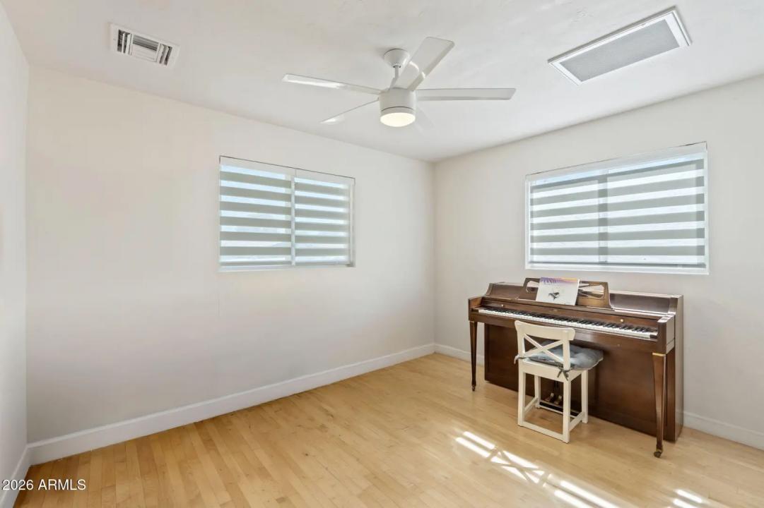 Real Estate Picture 27