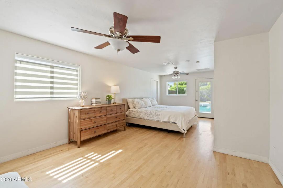 Real Estate Picture 15