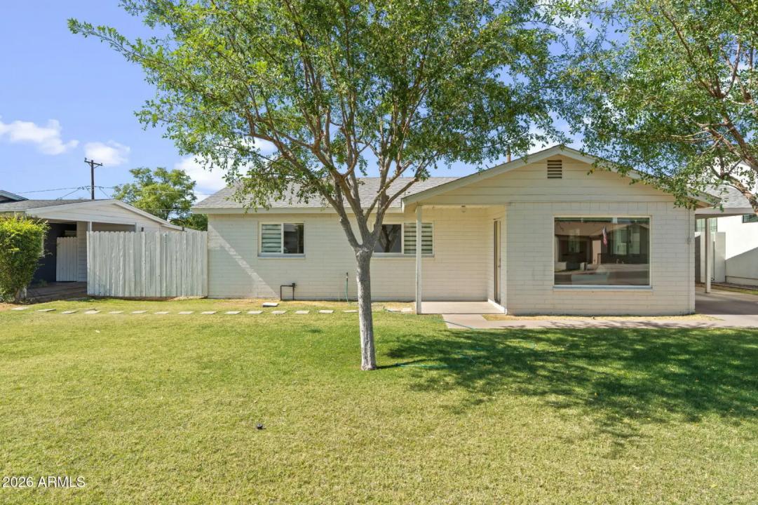 Real Estate Picture 4