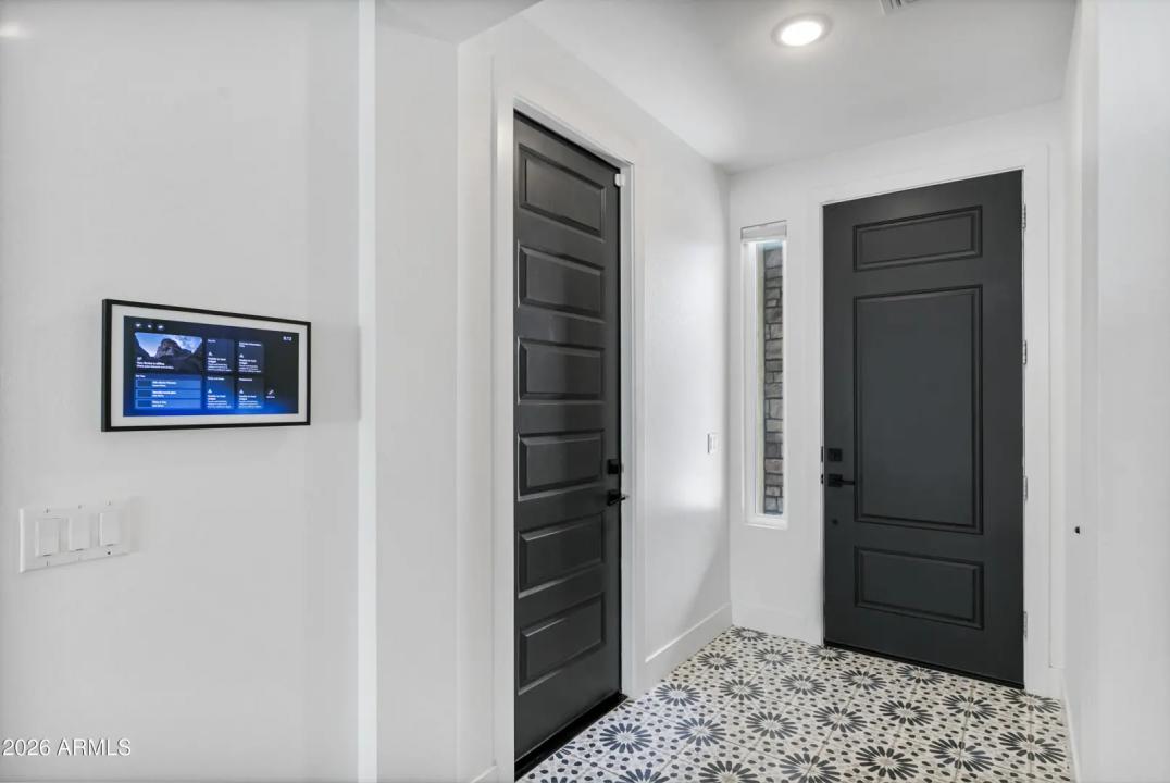 Real Estate Picture 3