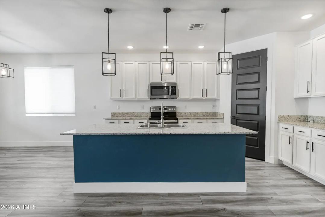 Real Estate Picture 5