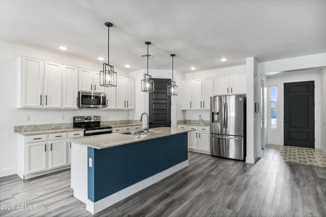 Real Estate Picture 6