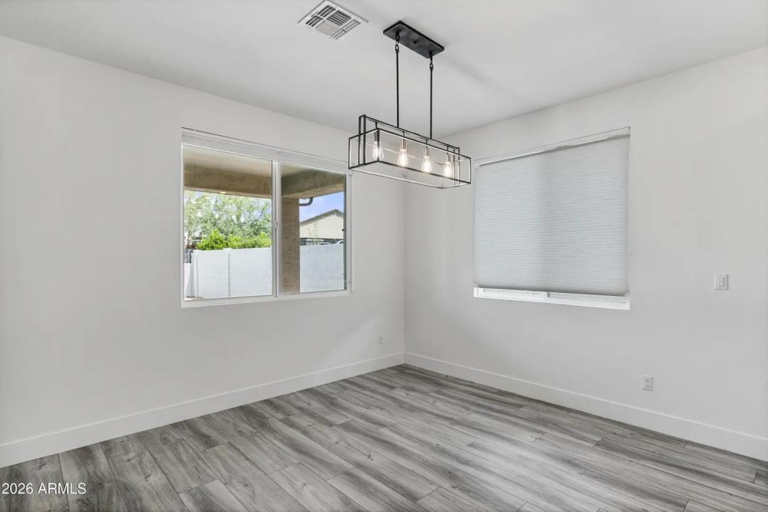 Real Estate Picture 9