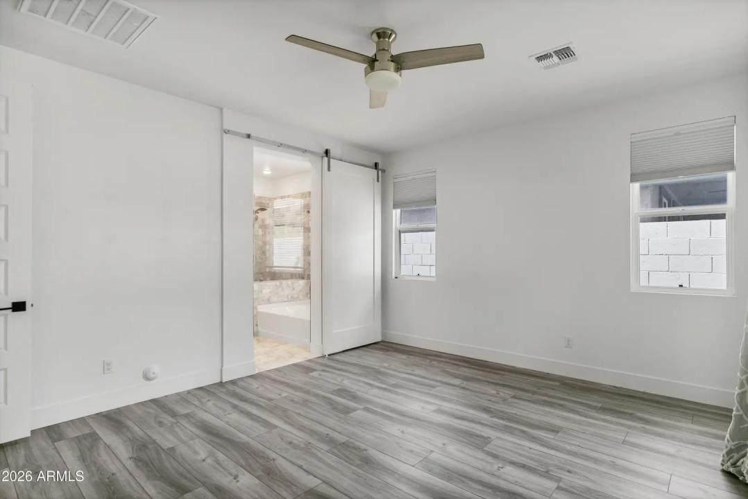 Real Estate Picture 18