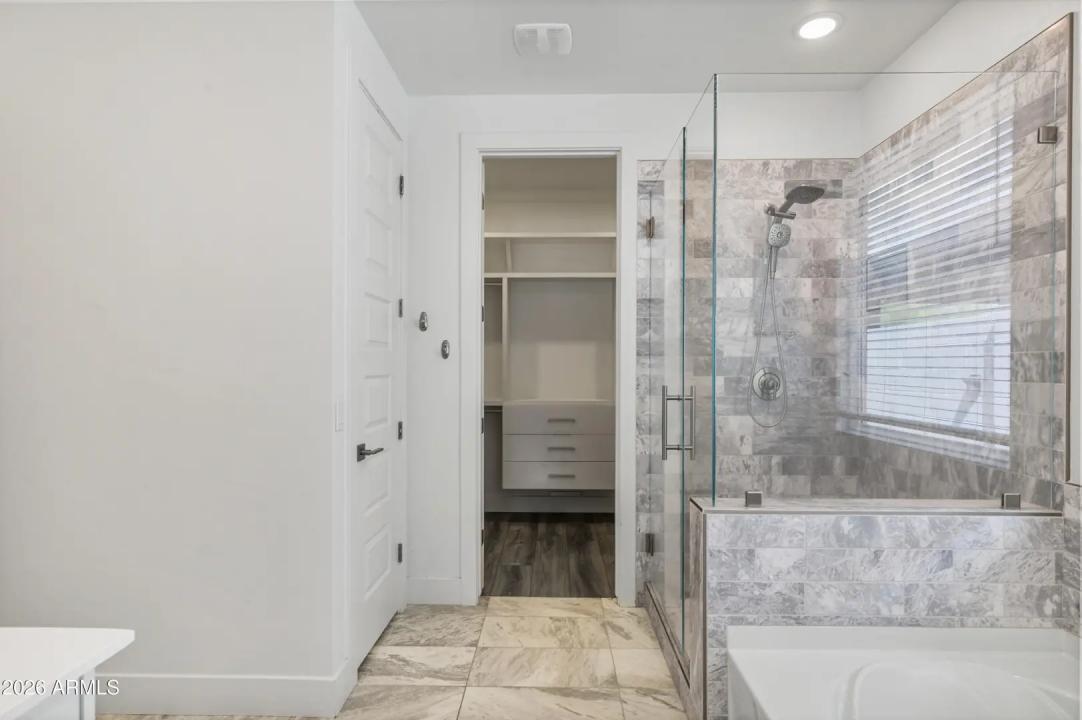 Real Estate Picture 23