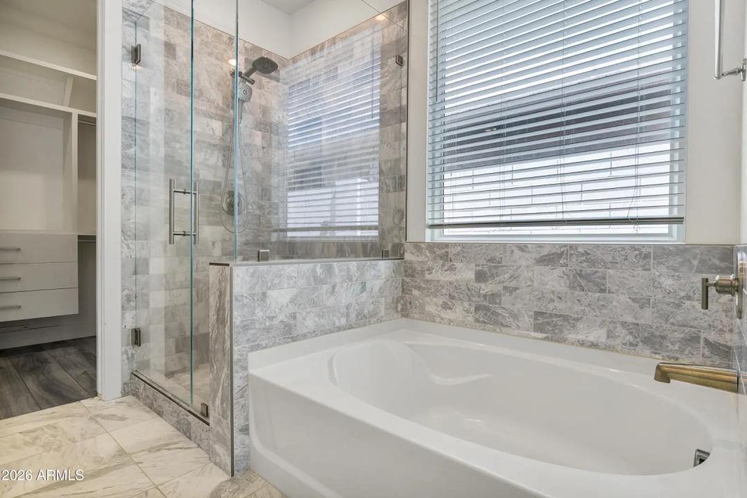 Real Estate Picture 24
