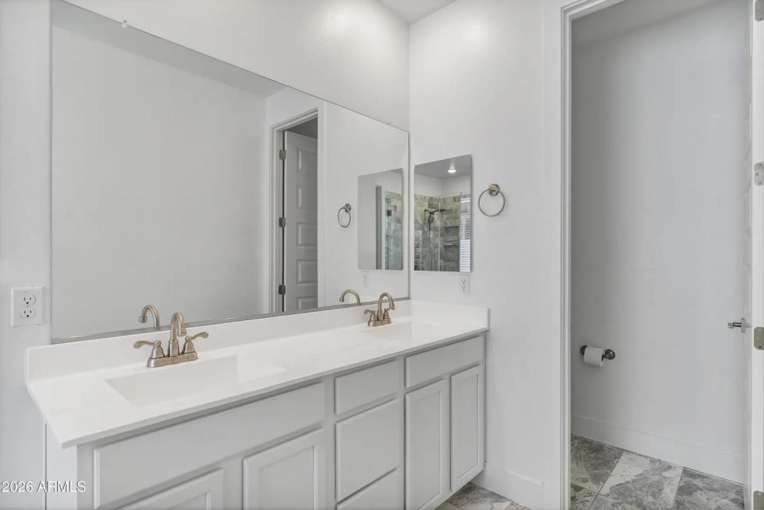Real Estate Picture 22