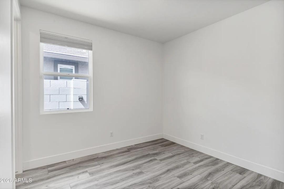Real Estate Picture 30