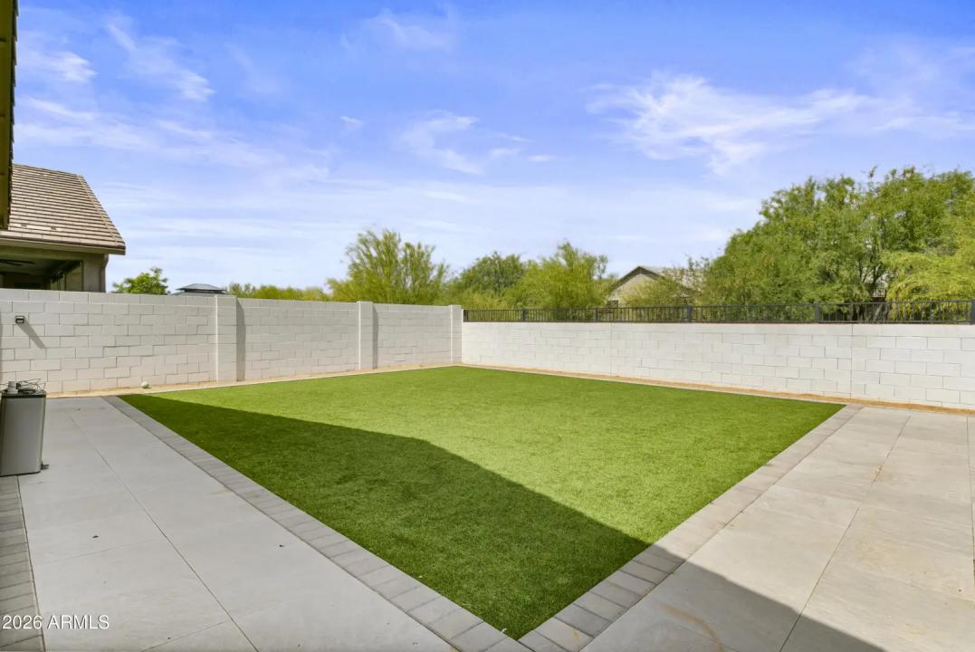 Real Estate Picture 37