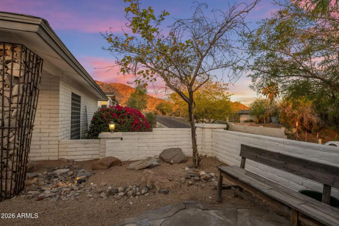 Real Estate Picture 7