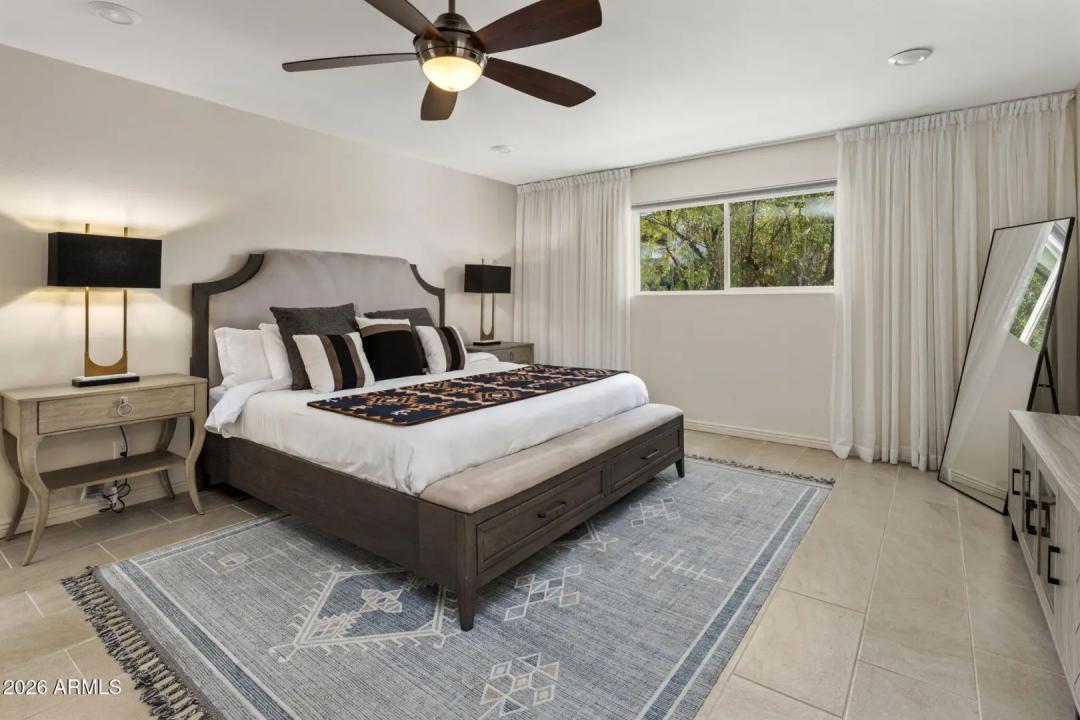 Real Estate Picture 12