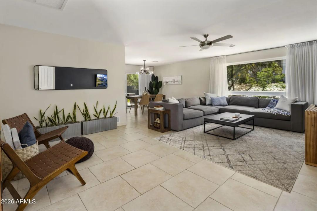Real Estate Picture 18