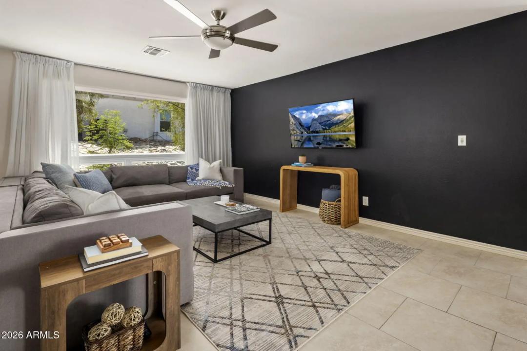 Real Estate Picture 17